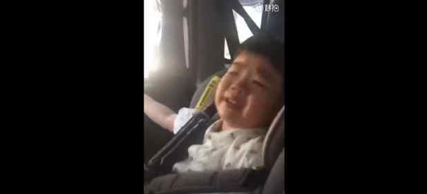开学首日不愿回家 哭喊“我要睡在幼儿园”