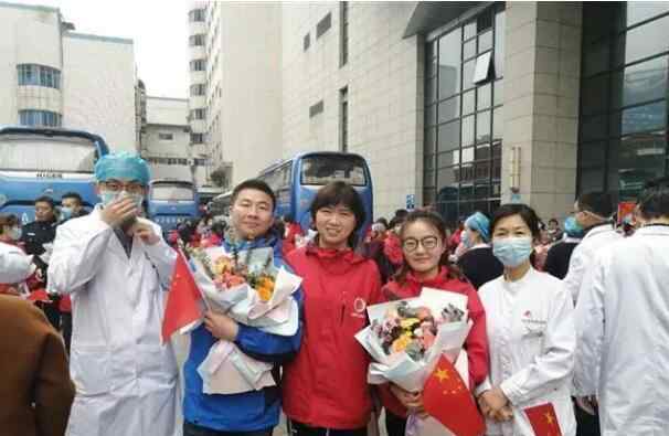 援鄂护士在华科留影儿子高考考上 目前是什么情况？