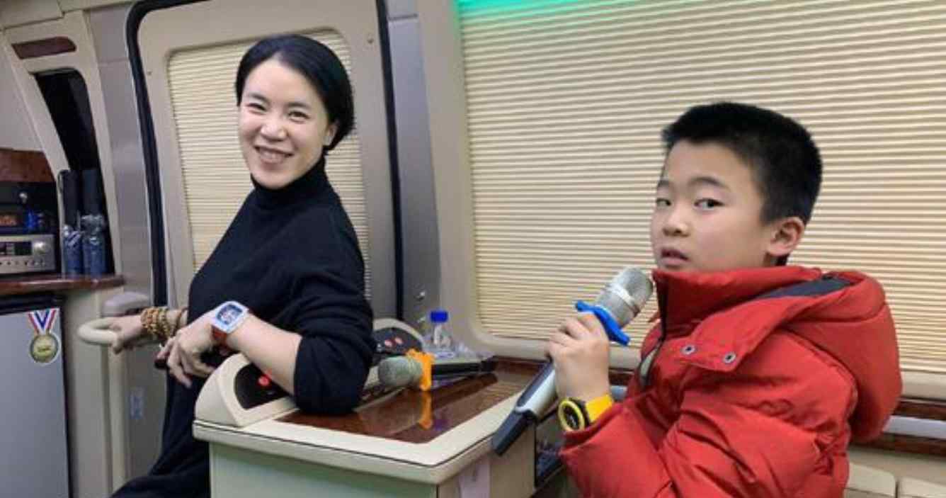 王楠接机暴露家底 这只是去机场接个机而已啊