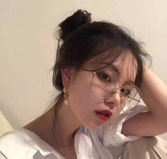 努力变优秀的简短句子 12句微信超火的短句子：你努力变美变好，绝不是为了配得上谁