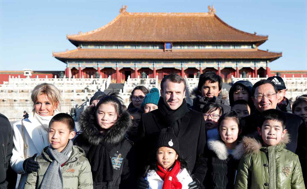 马克龙访华一天发推31条 表示“以后每年至少来一次中国”