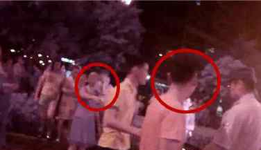 离婚9年不准前妻恋爱 两人当众扭打