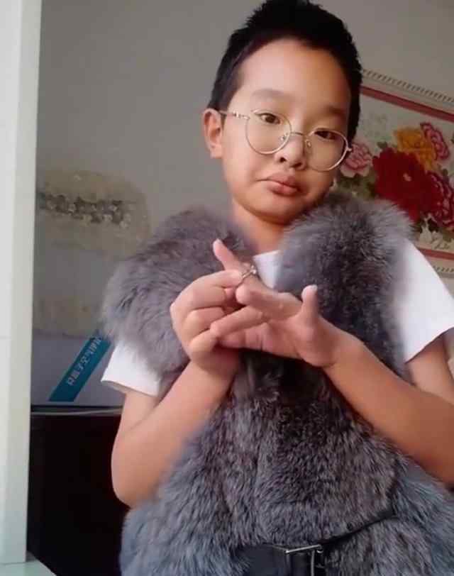 教育局承认学校与钟美美接触 过程真相详细揭秘！文章配图