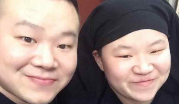 岳云鹏撞脸女网友合影 称非常可爱的妹子终于找到你
