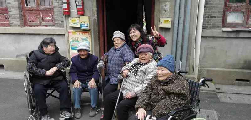 杭州古楼4个闺蜜相伴63年不分开 这个是不是很难得？