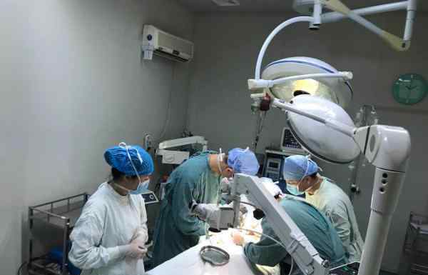 江西一16岁少年用刀切断生殖器 疑似在玩“蓝鲸死亡游戏”