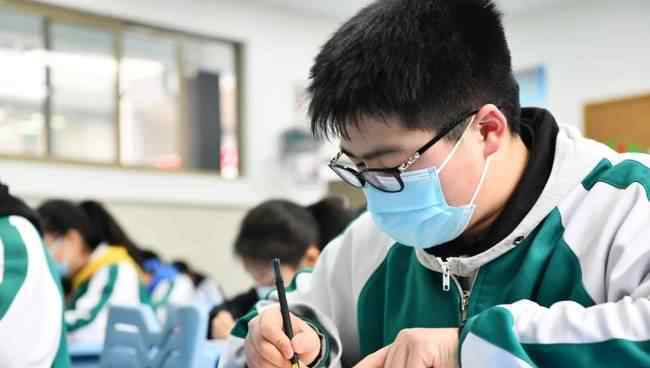 2万多滞留湖北师生分批返京 还原事发经过及背后原因！
