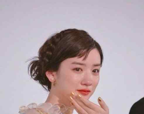 仙女式哭泣照走红 不得不说真的是“我见犹怜”