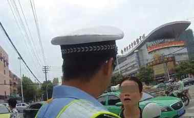 安徽交警遇咆哮姐 多次使用侮辱性词汇