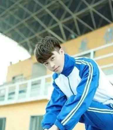 韩国学生羡慕中国校服 盘点中国校服的百年变迁史