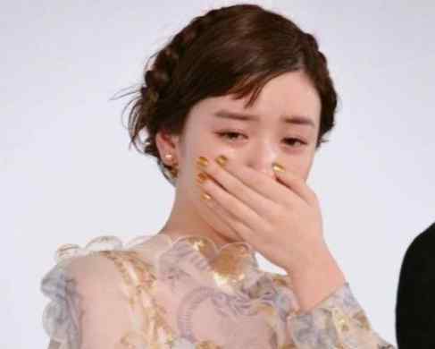 仙女式哭泣照走红 不得不说真的是“我见犹怜”