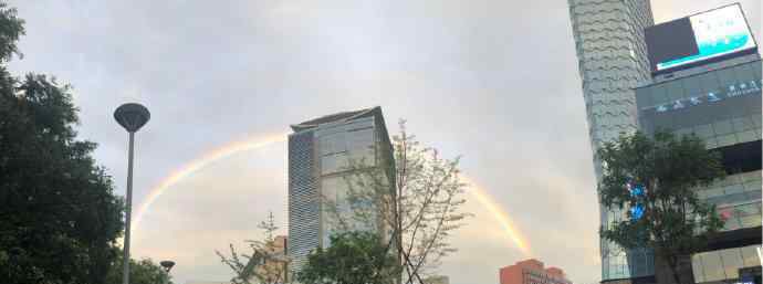 雨后北京出现彩虹 还原事发经过及背后真相！文章配图