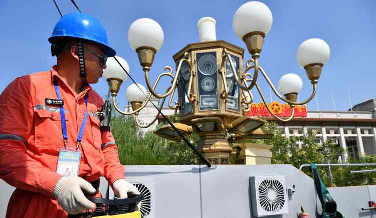 第五代华灯车 还原事发经过及背后原因！