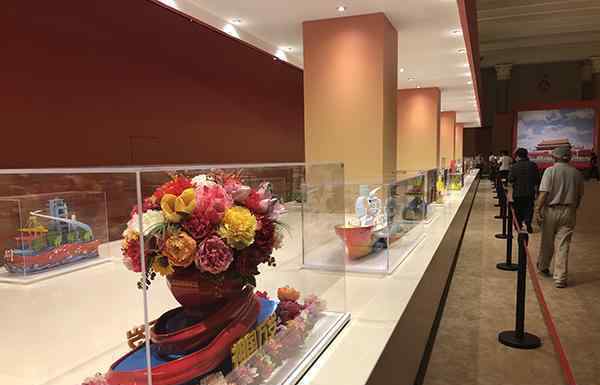 国庆彩车公开展出 目前是什么情况？