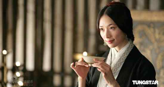 赤壁上小乔周瑜戏床 英雄美女婚外恋 《赤壁》竟是武侠片