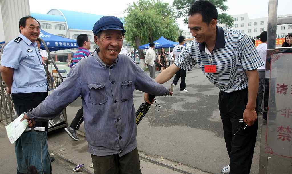 72岁老人19次高考 对此大家怎么看？