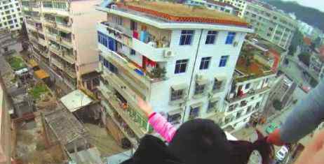 女子跳楼丈夫抓住头发救起 头发力量有多大？