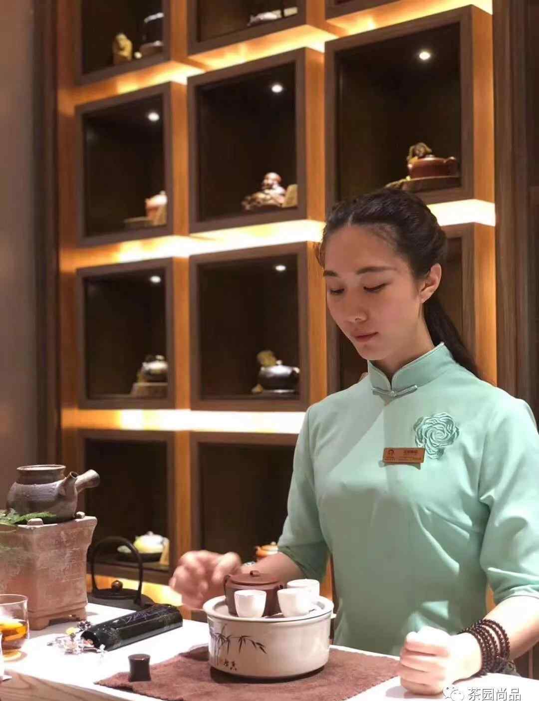言兑 翁姐学堂创始人带队评审海南首家五星级茶馆【言兑茶舍】