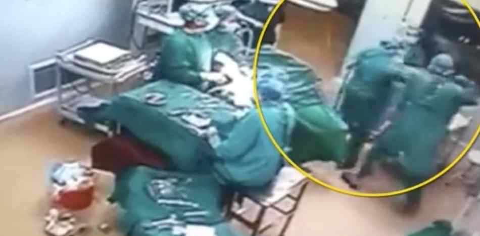 两医务人员手术室打架 当时主治医生正在做手术