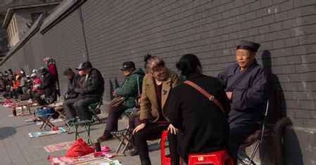 长春现算命一条街 各种“大仙”搭讪路人算命