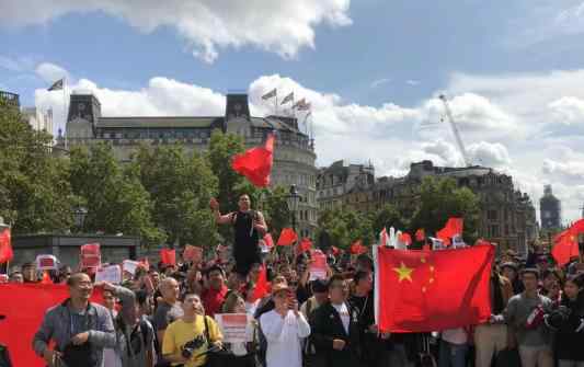 爱国留学生唱国歌 真相到底是怎样的？