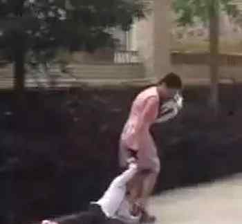 拽女学生头发拖行 涉事老师已被停职