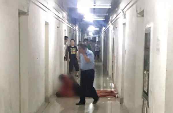 两男生寝室斗殴 因双方在网络游戏中抢“buff”所致