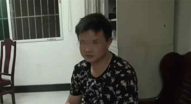 杭州母亲当众脚踩女儿 警方实时追踪查明真相