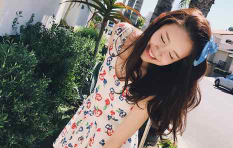 辣妈张子萱晒近照 皮肤白皙娇嫩好似少女