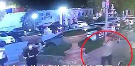 女生被陌生男袭胸后反遭辱骂 网友：法律对行亵者宽容度太大了
