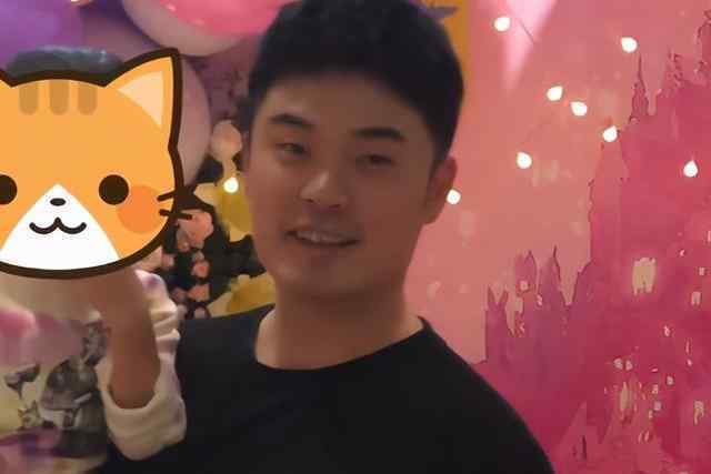 陈赫包游乐场为女儿庆生 陈赫女儿真实名字叫什么