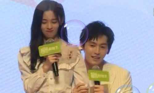 张哲瀚的女朋友是不是鞠婧祎 张哲瀚鞠婧祎因戏生情是真的吗