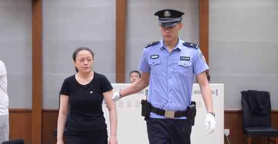 “啃老”女子因借钱被拒 强行喂其母水银弑母文章配图