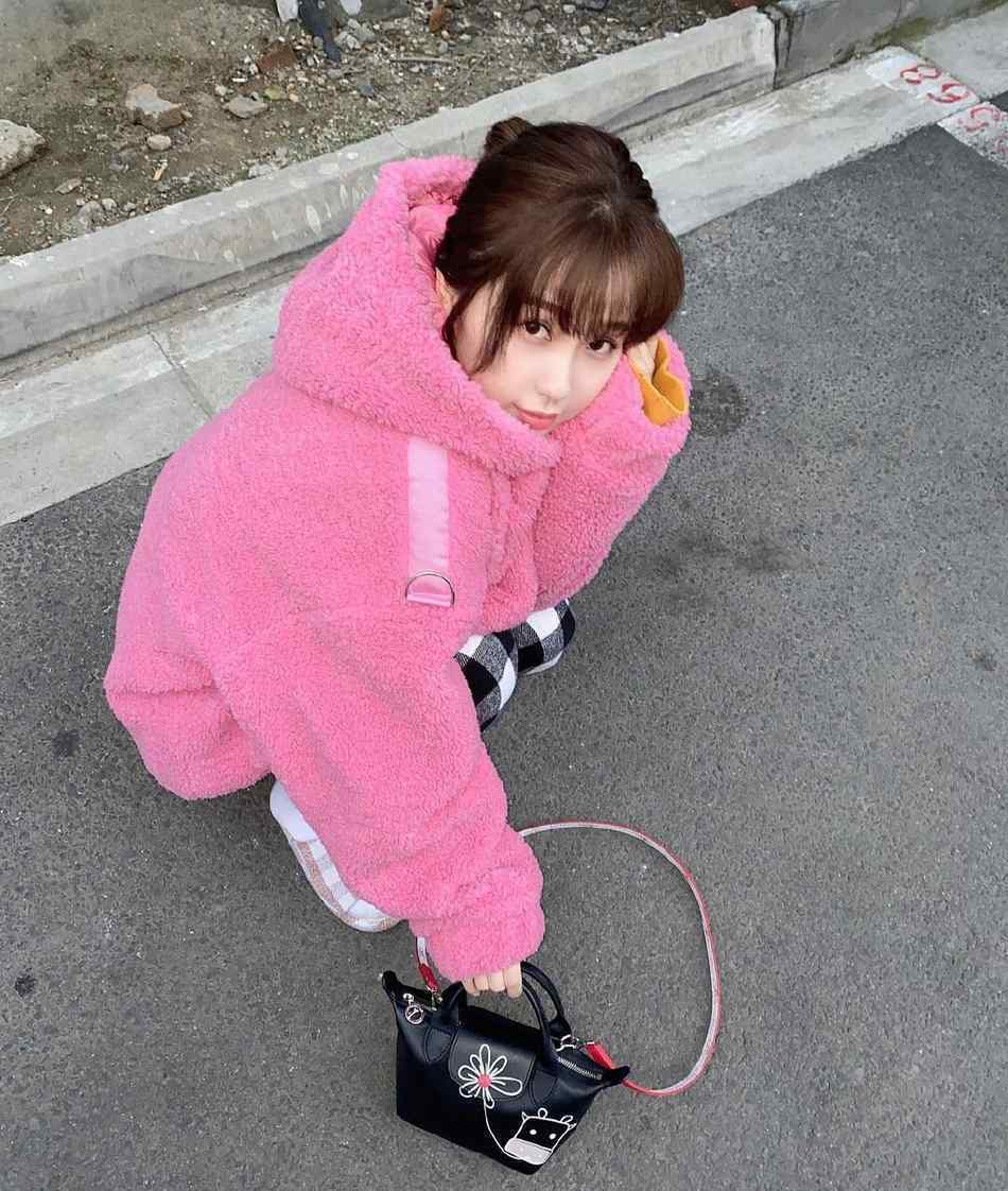 妈妈欠债风波后虞书欣首晒照 状态良好不受影响