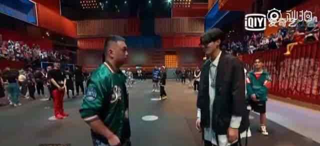 吴亦凡说药水哥眼神特别无助 这意味着什么?