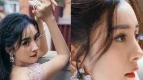 杨幂出席活动被称人间美人鱼 蓝色礼服灵动妩媚超迷人