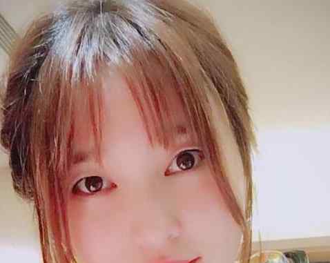 金莎承认整容 大家说我有望成为最矮胖的超模金莎承认整容!