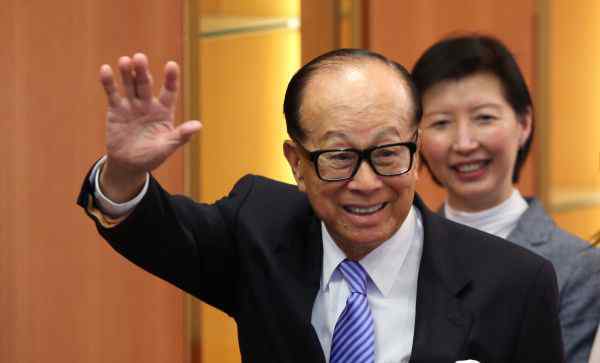 李嘉诚只卖不买 称内地地价已炒太高