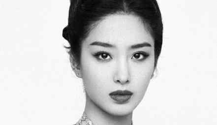 杨采钰驾驭复古风炉火纯青 大方秀出美腿气质典雅