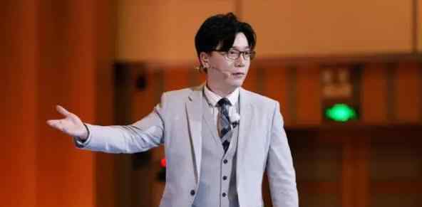 奇葩说选手陈铭被爆学术造假 疑似拆散班主任婚姻上位