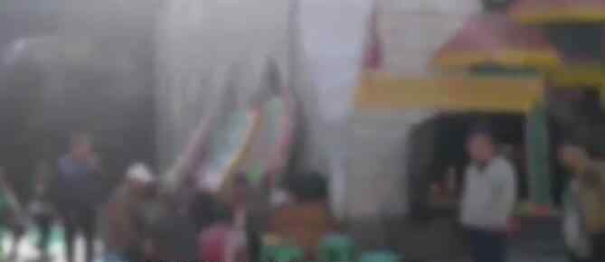 大妈在殡仪馆前跳广场舞送别老人 具体原因什么情况