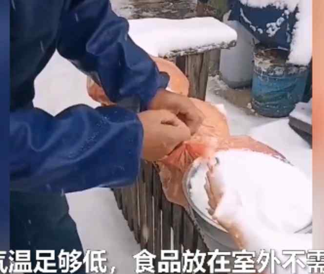 最冷小镇居民把鸡肉放雪里保鲜 鸡肉冷冻半年还能吃吗
