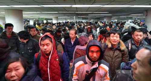 官方明确春运时间 大年三十火车票12月29日开抢