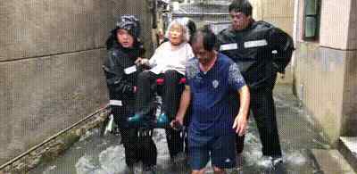 北京暴雨死亡 北京今天有暴雨！台风袭来，这些瞬间看哭！