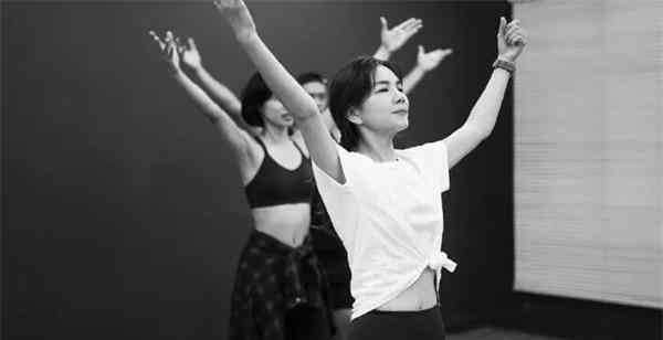 陈嘉桦变身“拼命三娘”狂搞事业 需要抽出时间去做手术