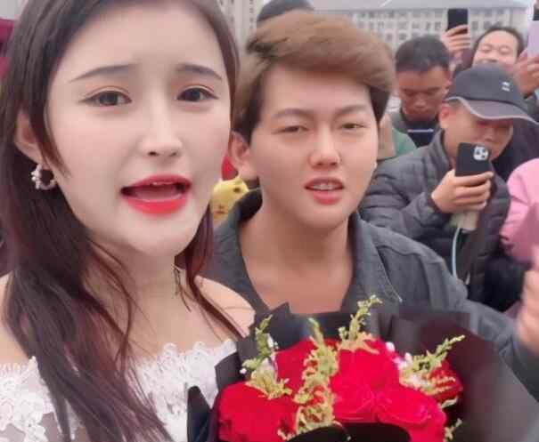 肖战被网红穿婚纱求婚 肖战夜空中最亮的星视频
