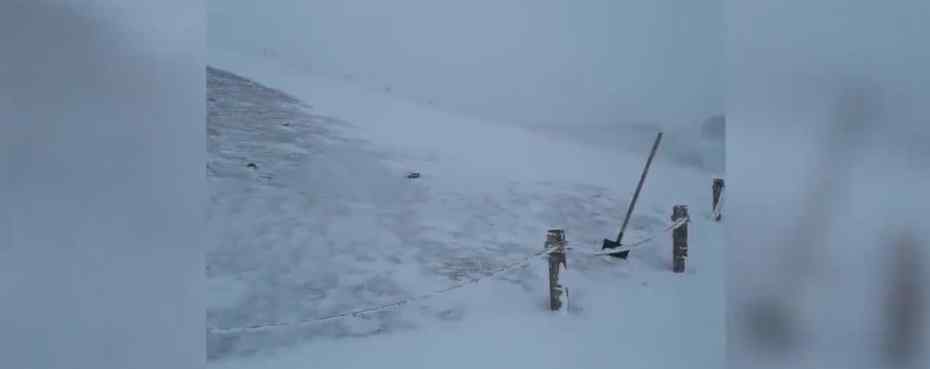 长白山连降大雪卫生间现2米雪墙 现场画面曝光