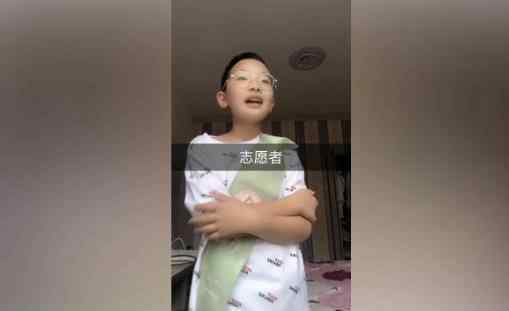 钟美美模仿志愿者 还原事发经过及背后真相！