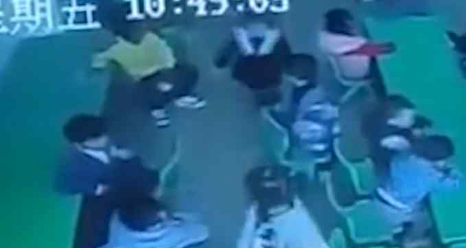 遭幼师摔打致伤3岁男童父亲发声 到底怎么一回事？最新进展