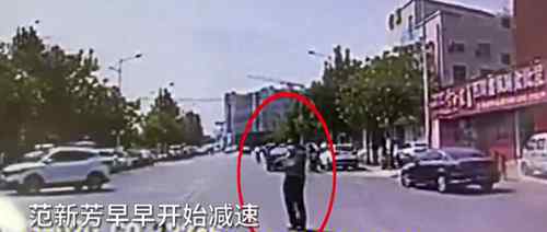 女军人过马路被礼让连行两个军礼致谢 司机随后反应 太可爱